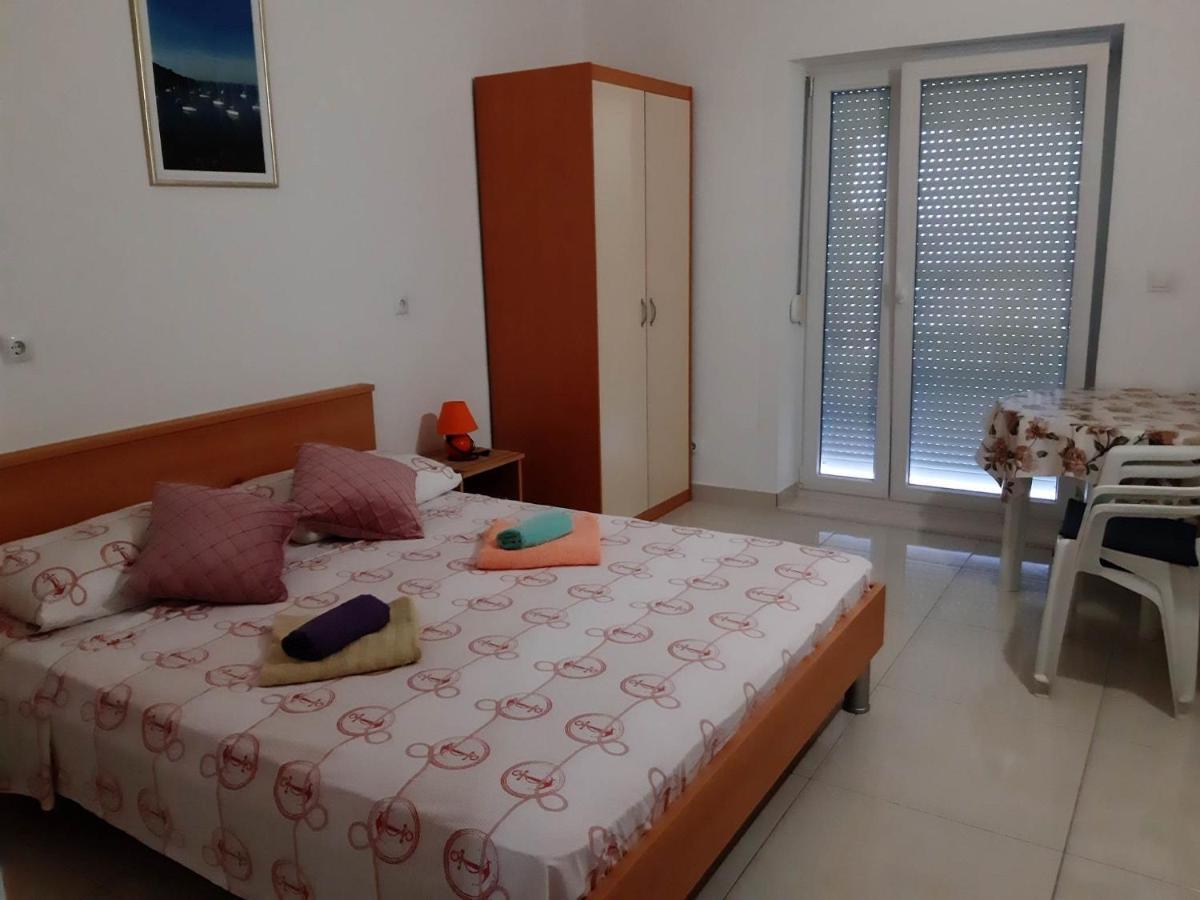 Apartments Franka ซาปลูนารา ภายนอก รูปภาพ